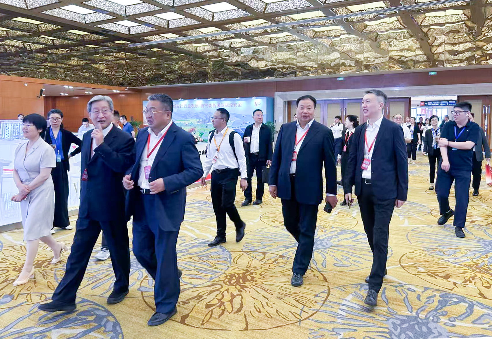 �������졢�Ƽ�ǿ������CQ9�����ӹٷ���վ������Ľ�ʯ��ʯ��ױ����ҵ�Ƽ�����߿Ƽ�����Ч��չ����(ͼ5)